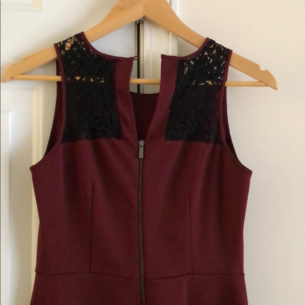 Mossimo maroon dress w/lace‎ details size small - Picture 3 of 5